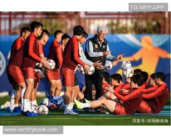 足球明星背后的助理团队揭秘他们的工作与生活支持 足球明星背后的助理团队揭秘他们的工作与生活支持