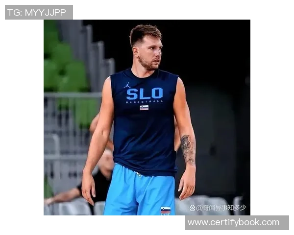 足球明星魅力四射的帅气慢动作瞬间定格在镜头中 足球明星魅力四射的帅气慢动作瞬间定格在镜头中